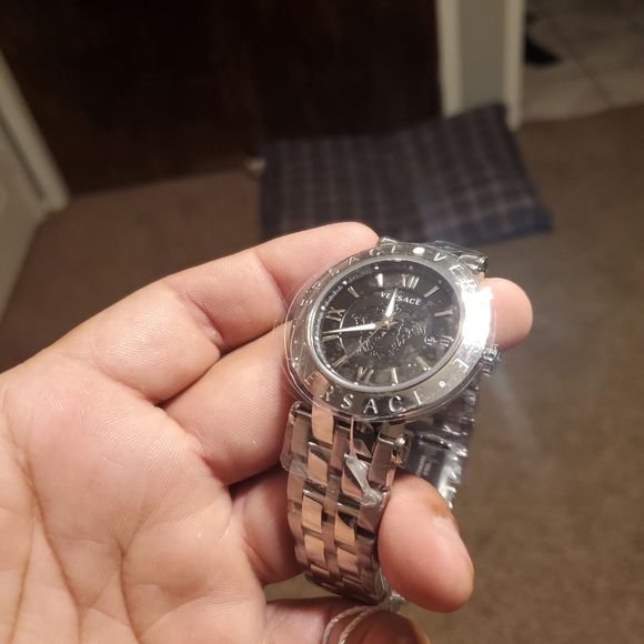 Versace V-Race - Picture 1 of 4